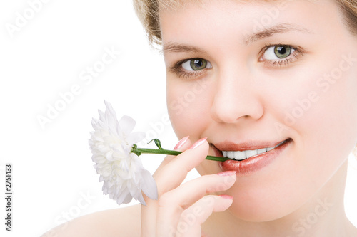 close-ups lovely woman smile portrait with white  white chrysant photo