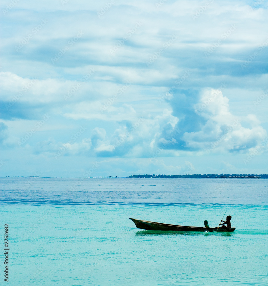 Fototapeta premium sea gypsies children kayaking