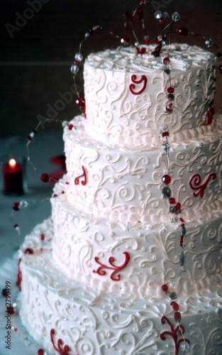 beaded wedding cake with red  details