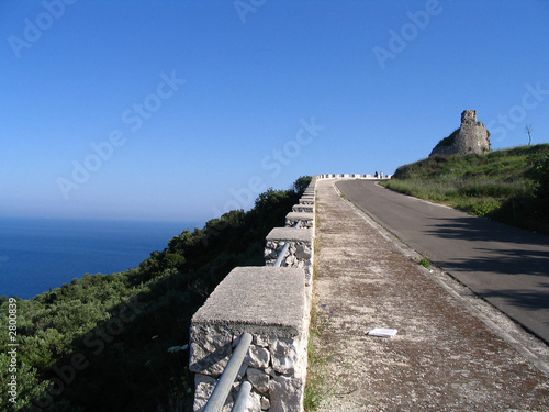 marina di tiggiano con torre nasparo