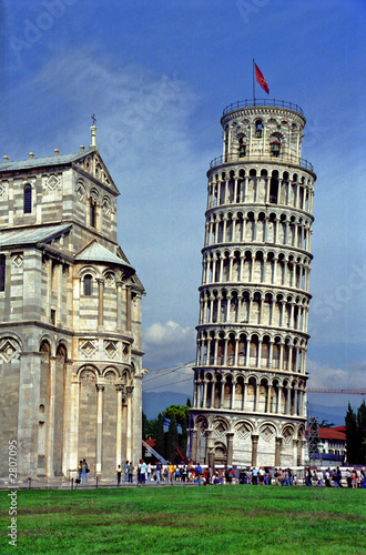 inclined tower pisa