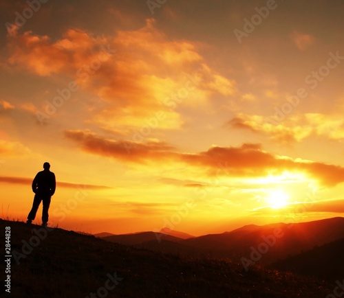 Fototapeta Naklejka Na Ścianę i Meble -  man silhouette on sunset