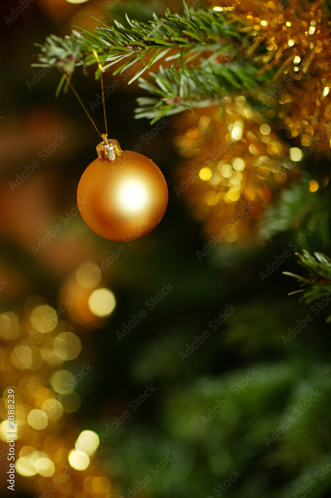 boules de sapin de noel, rouge et or. boules de sapin de noel, rouge et or.