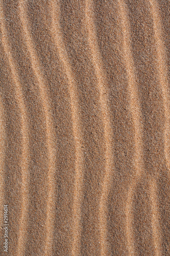 ondas de arena en la playa de cádiz
