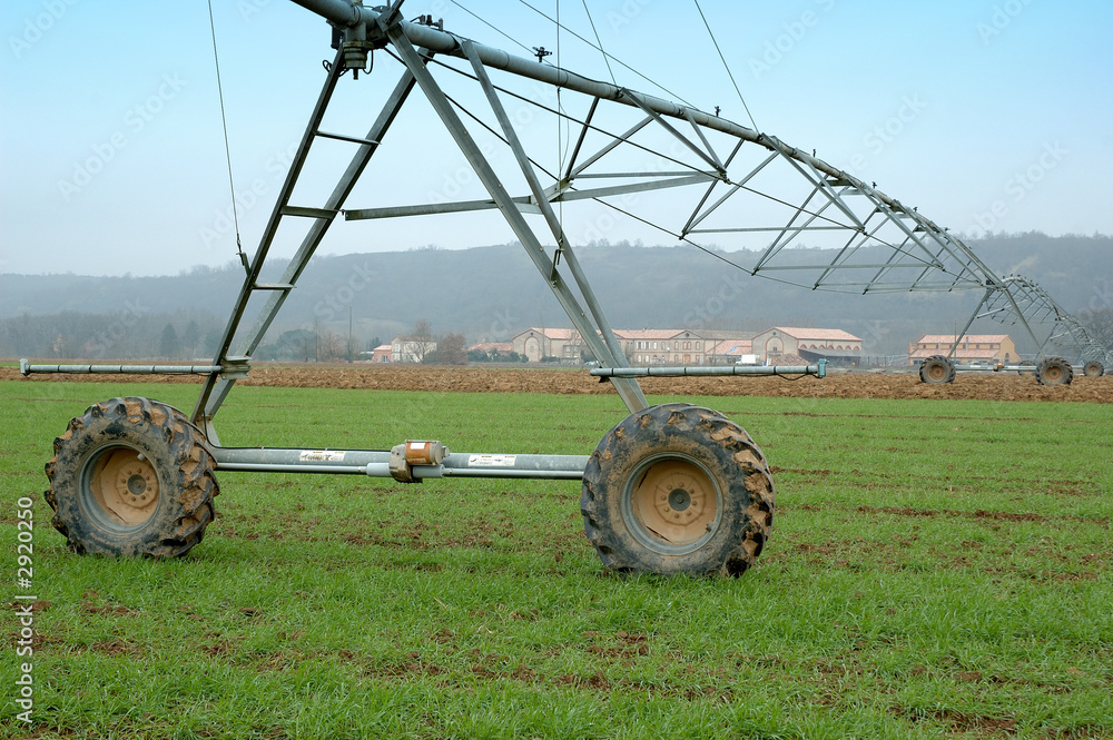 irrigation - rampe d'arrosage agricole Photos | Adobe Stock