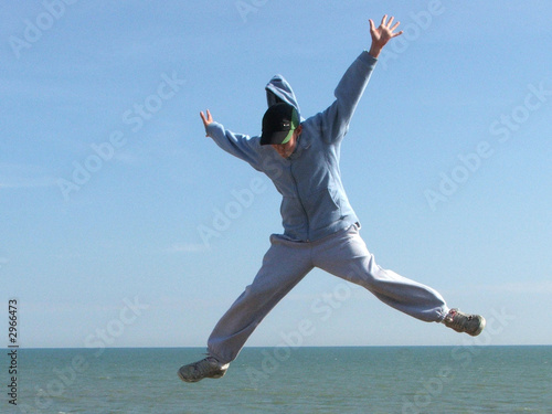Konstfotografi boy jumping