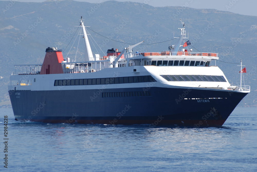 ferry au large d'hydra