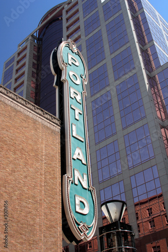 famous downtown portland oregon sign