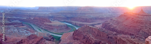 dead horse point with the colorado river at the sunset, canyonla