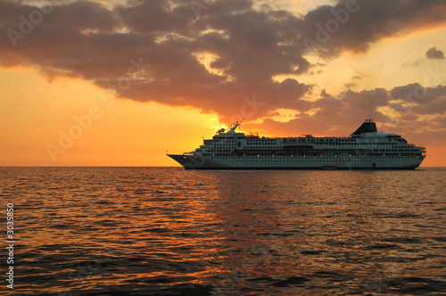 sunset cruise ship photo