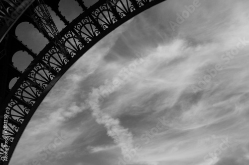 eiffel tower ornate curve (black and white)
