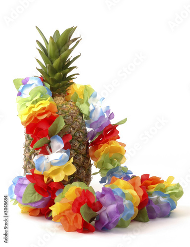 pineapple and lei