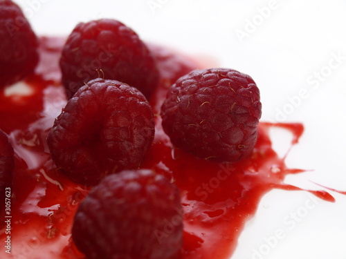 himbeeren im eigenen saft photo