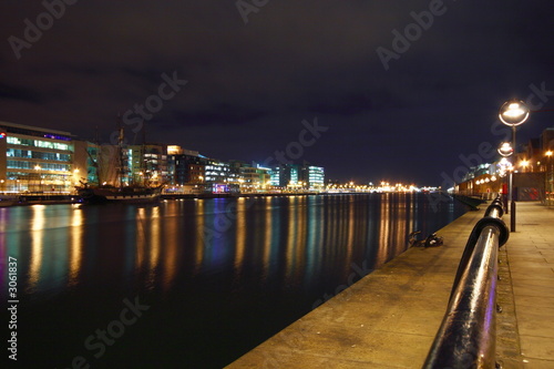 dublin's ifsc at night