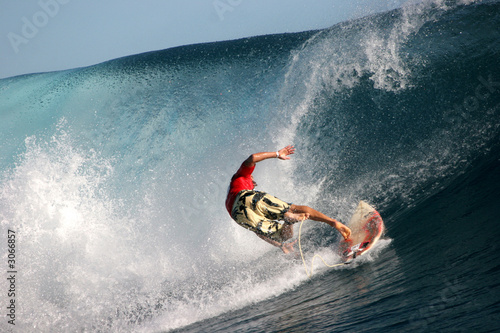 surfeur teahupoo photo