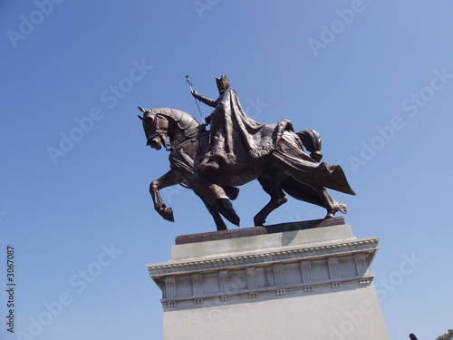 statue of st. louis