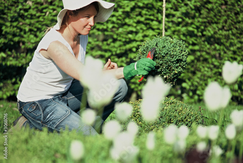 femme jardin