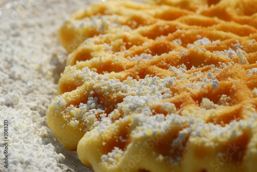waffel mit puderzucker