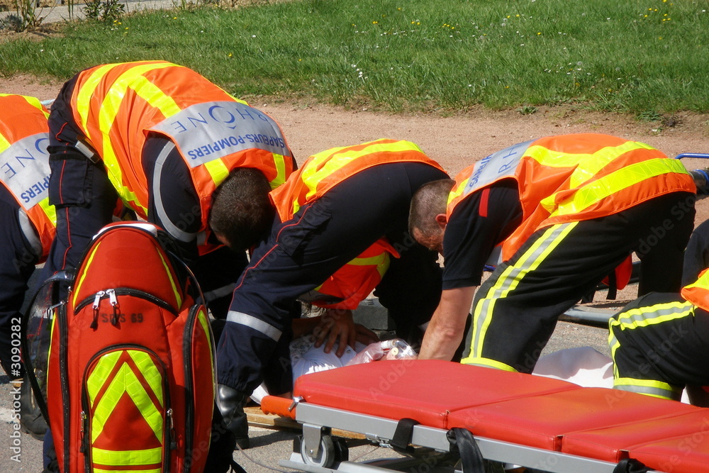 Fototapeta premium pompier en intervention