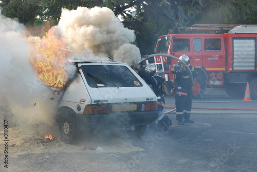 voiture en feu