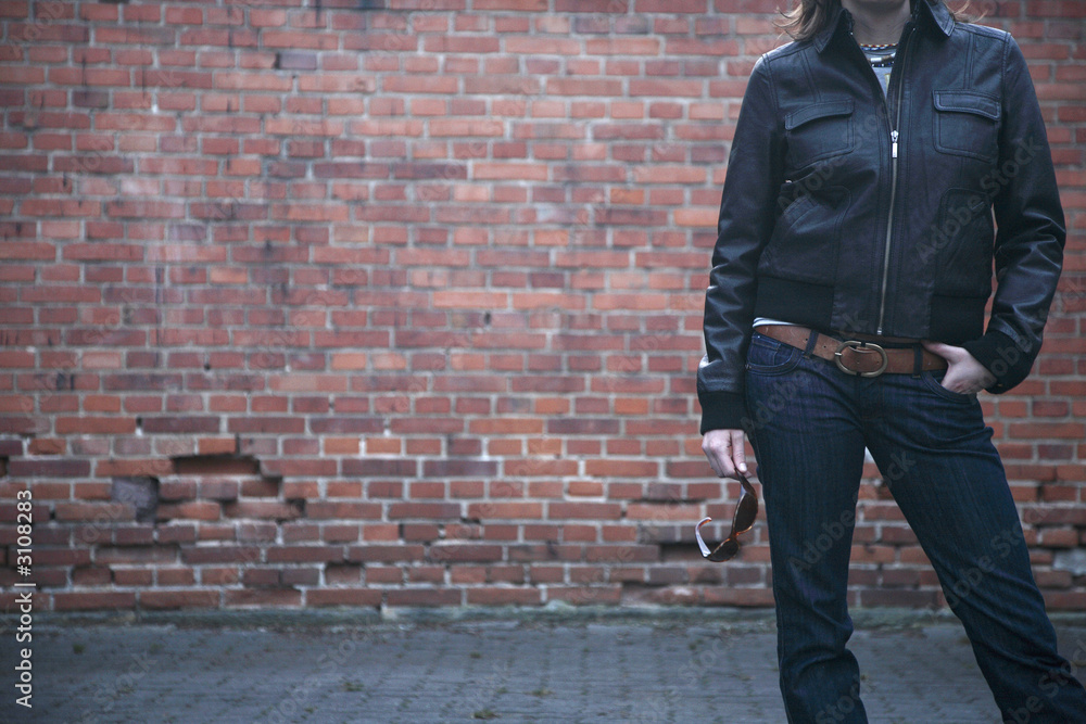 jung frau mit lederjacke jung frau mit lederjacke