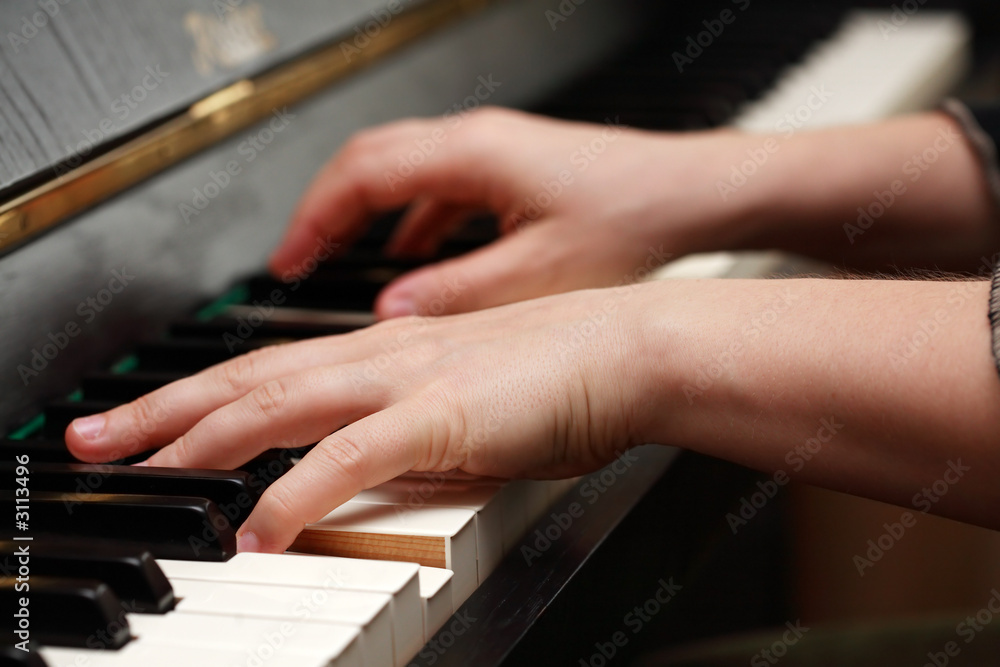 Obraz premium piano playing