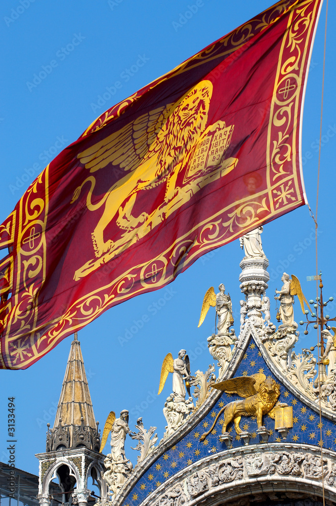 Obraz premium flag and coat of arms of venice
