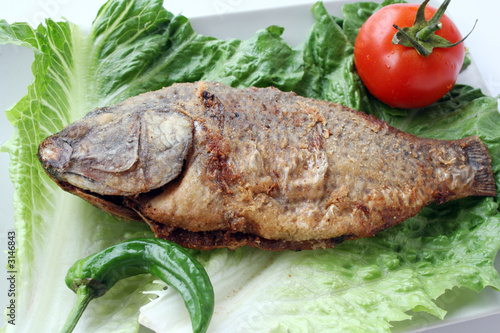fried fish with lettuce