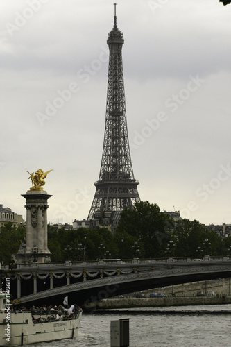 eiffel tower © Jean-Edouard Rozey