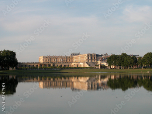 face sud du chateau de versailles au couchant