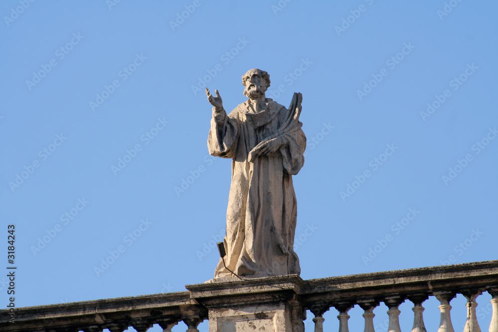 Detail of the statues surrounding the St. Peter's Square