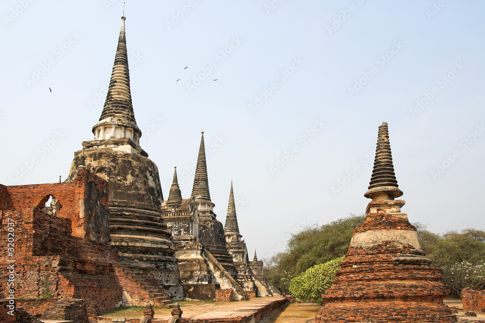 Fototapeta premium three chedis , ayutthaya, thailand