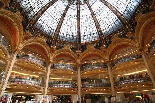 paris department store