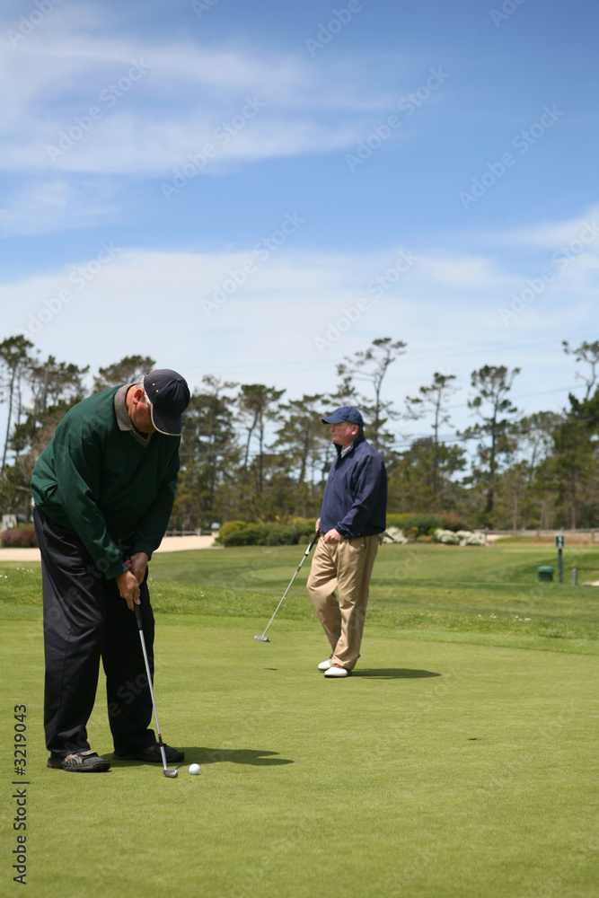 seniors golfing