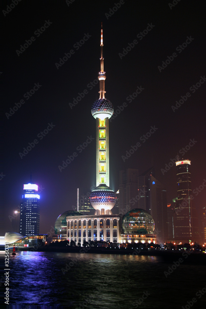 Obraz premium the night oriental pearl