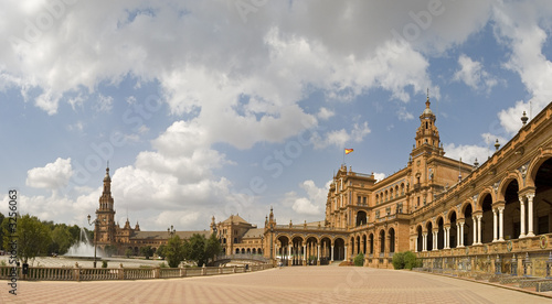inside plaza espana sevilla pano