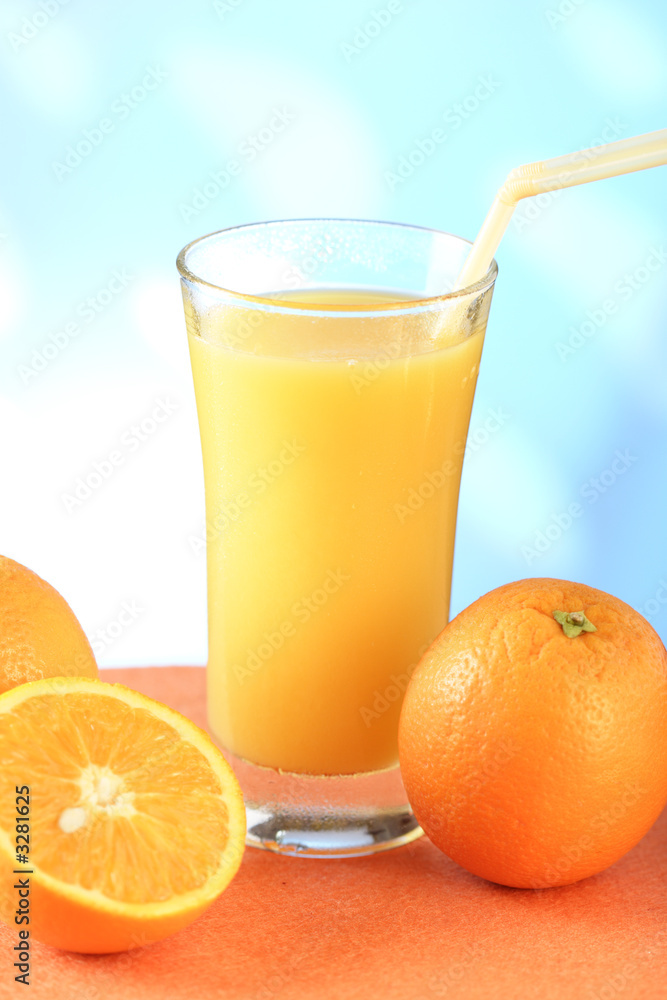 ein glas orangensaft