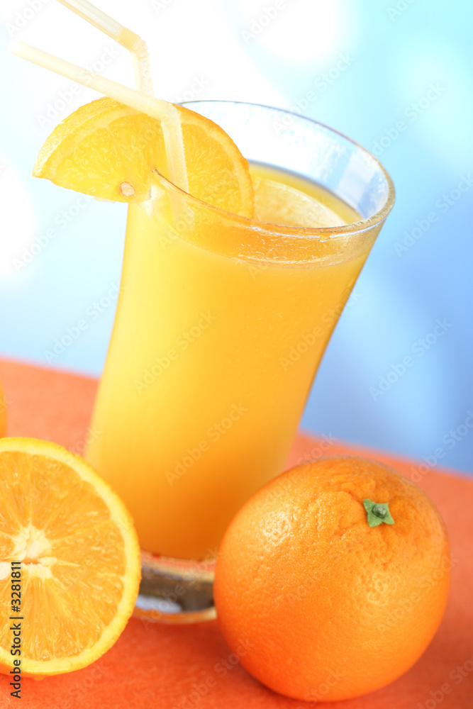 ein glas orangensaft