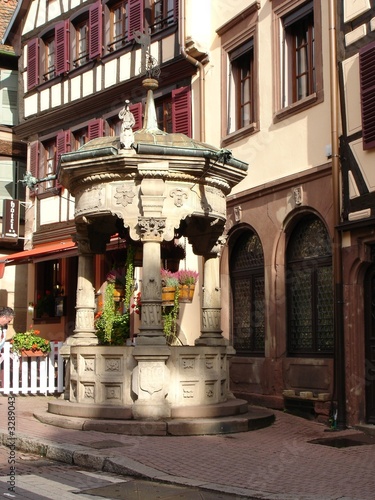 Tableau sur toile puit dans la ville d'obernai
