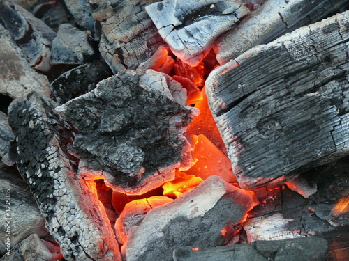 live coals © Vil Karimov
