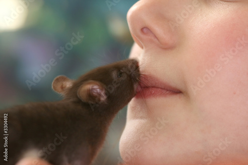 kissing of girl and mouse