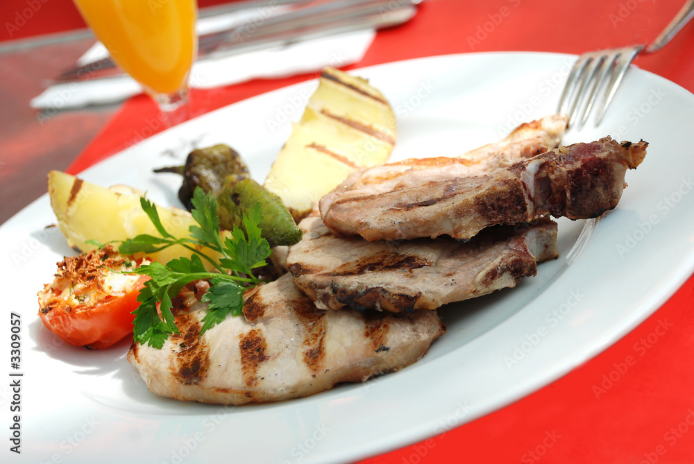 schweinekotelett mit gegrillter tomate und paprika schweinekotelett mit gegrillter tomate und paprika