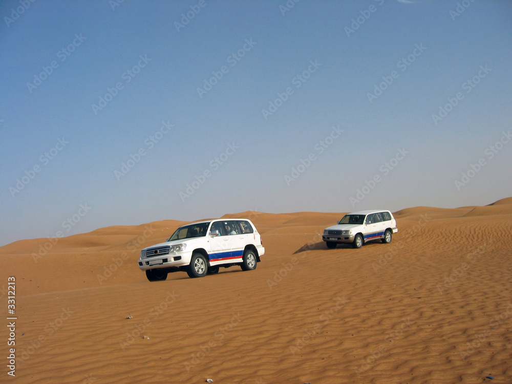 Fototapeta premium jeep nel deserto