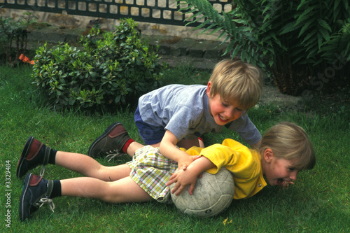 enfants jouant