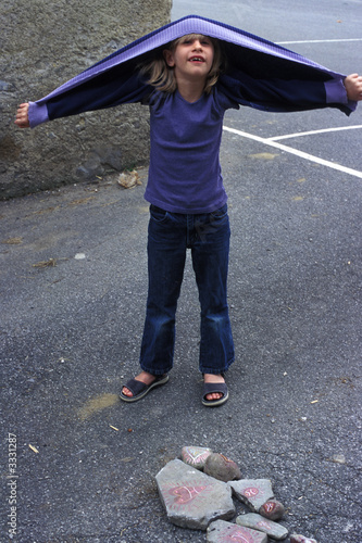 enfant parapluie photo