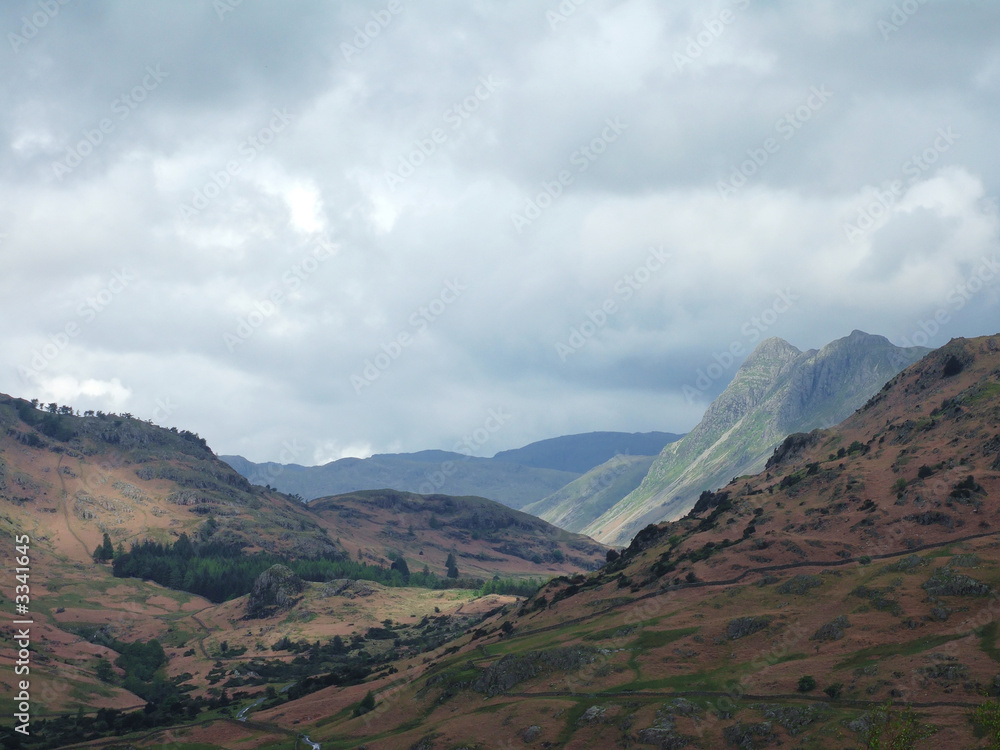 Fototapeta premium the langdale pike from tilberthwaite
