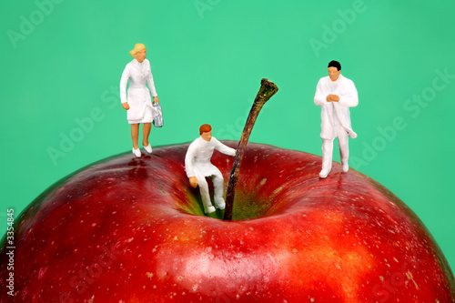 an apple a day keeps the doctor away