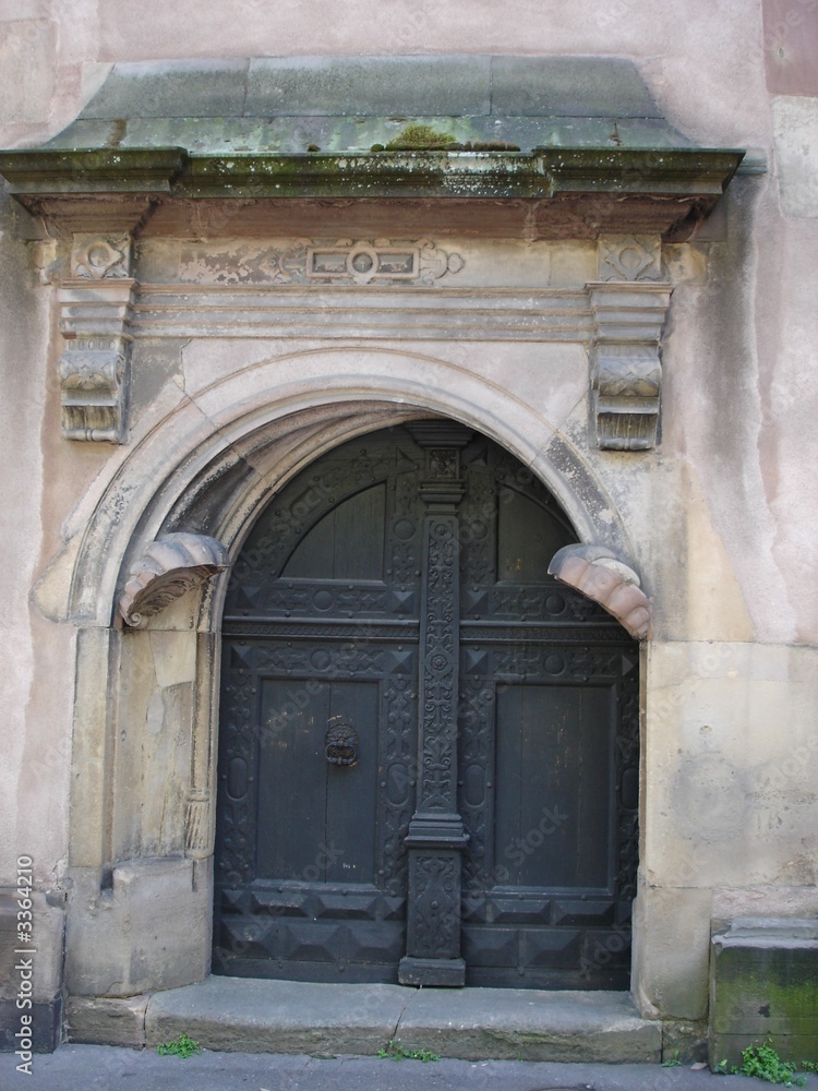 Porte d'une ancienne demeure en Alsace