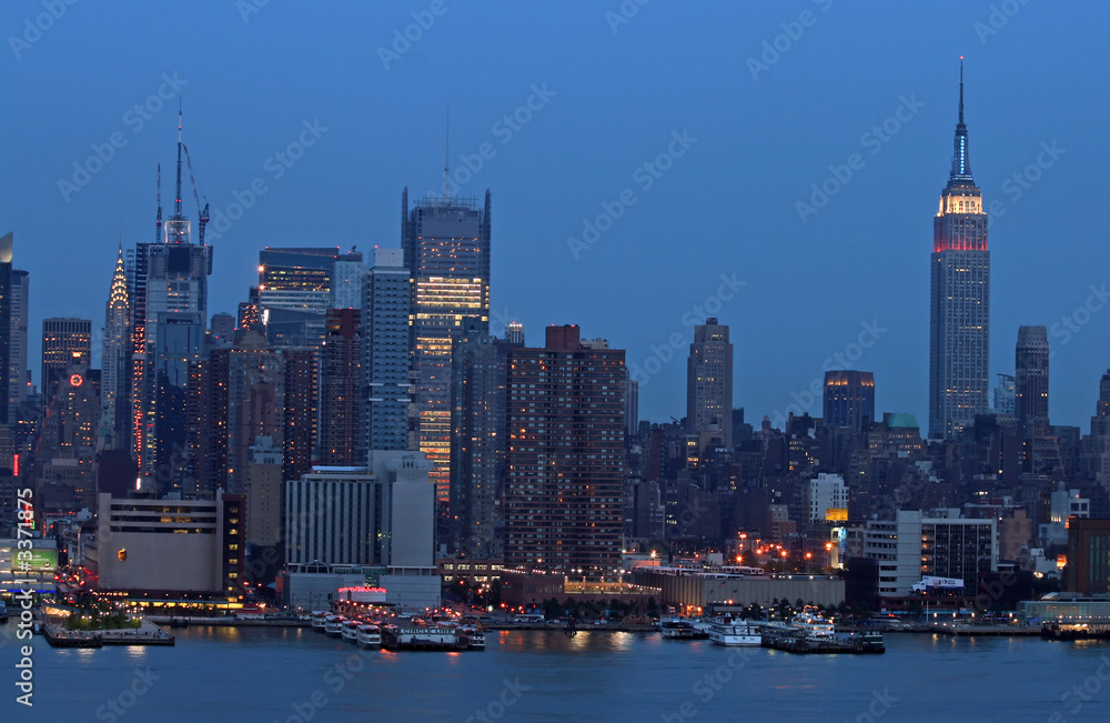 Fototapeta premium manhattan mid-town skyline at night