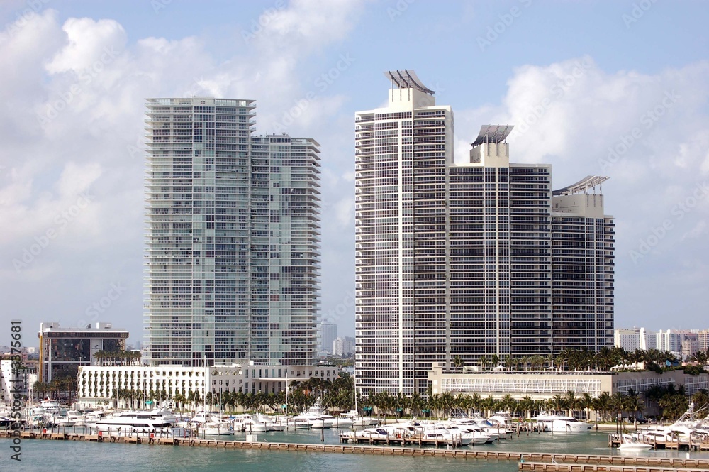 Fototapeta premium sobe condo towers